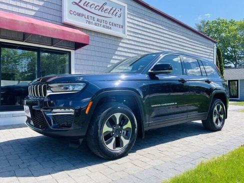 Used 2022 Jeep Grand Cherokee Limited 4xe w/ Luxury Tech Group II AWD/4WD image 2