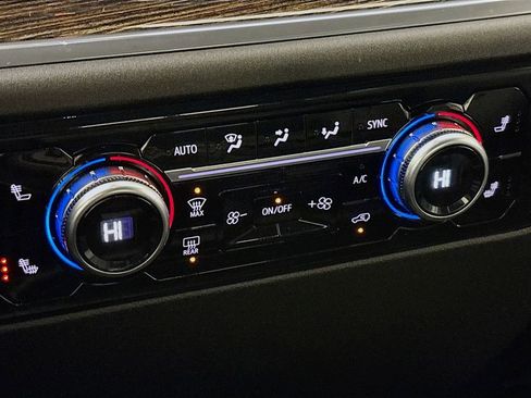 Used 2025 GMC Sierra 2500 SLE w/ SLE Value Package; image 21