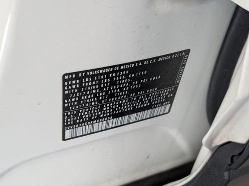 Used 2019 Volkswagen Tiguan SE image 17