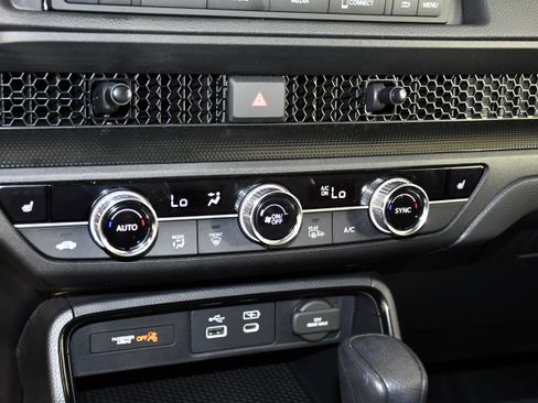 Certified 2025 Honda CR-V EX image 28