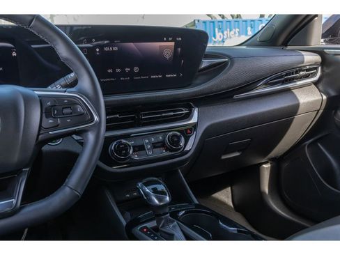 Used 2024 Buick Envista Sport Touring w/ Convenience I Package image 22