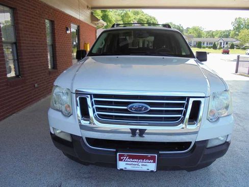 Used 2010 Ford Explorer Sport Trac XLT RWD image 3
