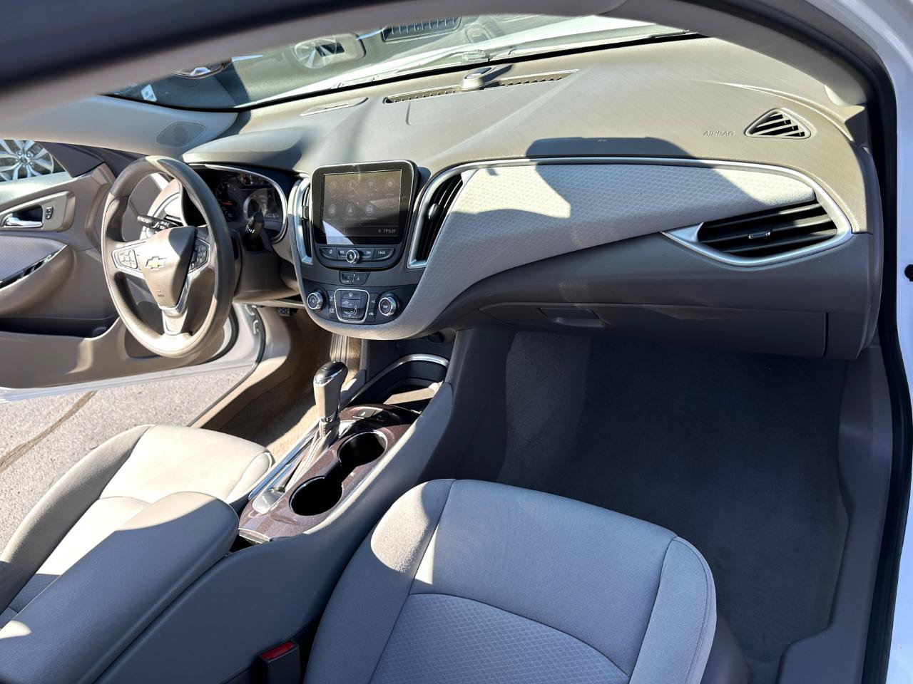 Used 2020 Chevrolet Malibu LS w/ Driver Confidence Package II FWD image 44