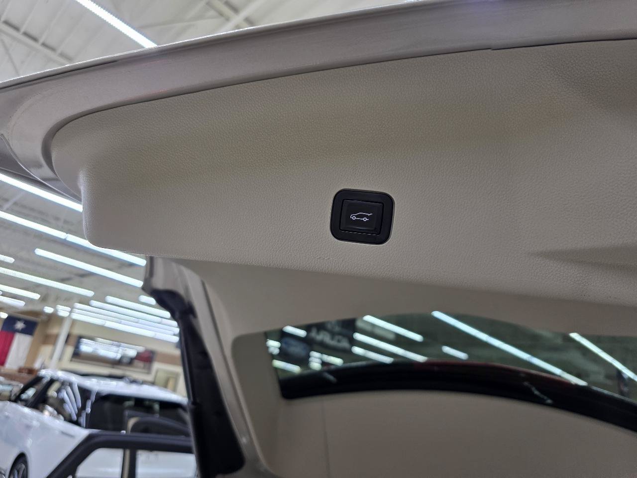 Used 2011 Cadillac SRX Luxury FWD image 13