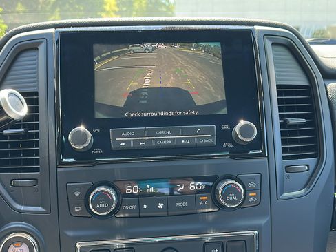 Used 2024 Nissan Titan SV w/ SV Convenience Package image 20