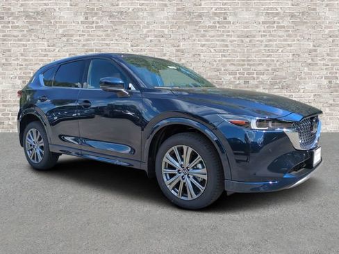 New 2025 MAZDA CX-5 Signature image 1
