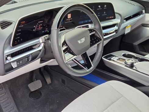 Certified 2024 Cadillac Lyriq Luxury AWD/4WD image 10