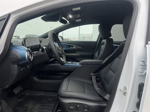 New 2026 Chevrolet Equinox EV LT image 4