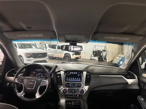 Used 2018 GMC Yukon XL SLE image 27