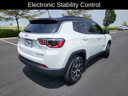 Used 2025 Jeep Compass Limited AWD/4WD image 10