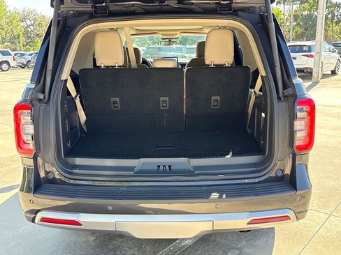 Used 2023 Ford Expedition Limited image 28