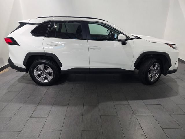Used 2025 Toyota RAV4 XLE AWD/4WD image 6