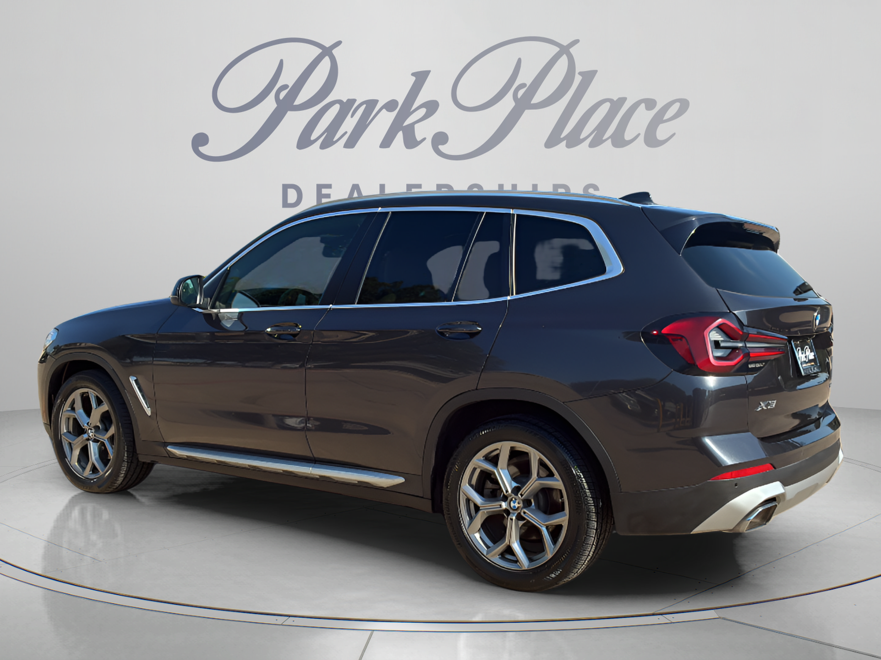 Used 2022 BMW X3 sDrive30i RWD image 3