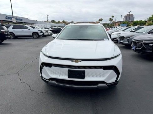 Used 2025 Chevrolet Equinox EV LT w/ Convenience Package FWD image 2