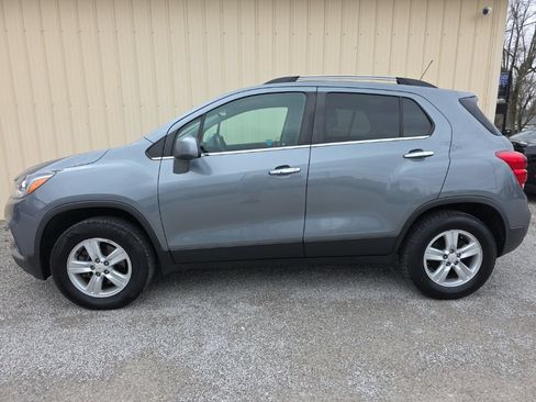 Used 2019 Chevrolet Trax LT w/ LT Convenience Package AWD/4WD image 12