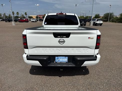 Used 2025 Nissan Frontier SV RWD image 6
