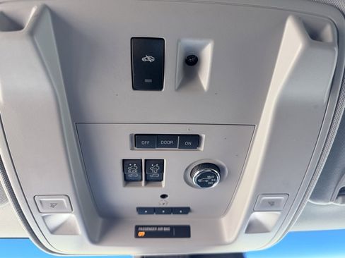 Used 2019 GMC Yukon Denali w/ Open Road Package image 27