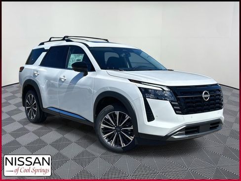 New 2026 Nissan Pathfinder Platinum AWD/4WD image 1