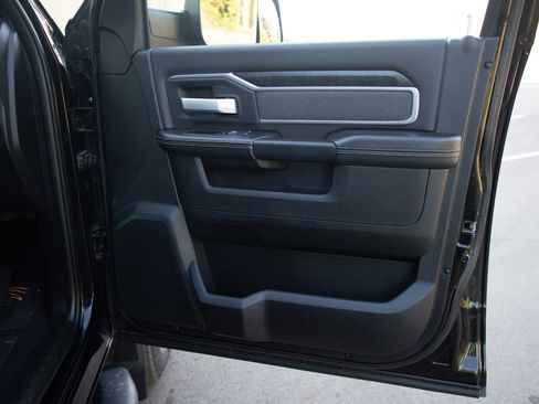 Used 2022 RAM 3500 Big Horn w/ Night Edition AWD/4WD image 13