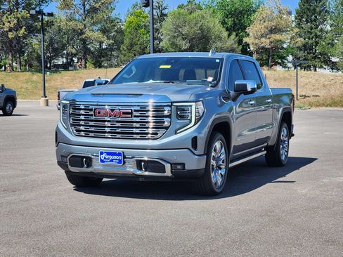 Used 2023 GMC Sierra 1500 Denali w/ Denali Reserve Package AWD/4WD image 4
