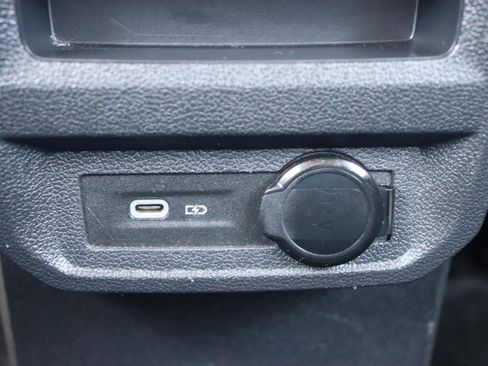 Used 2024 Volkswagen Tiguan SE FWD image 23