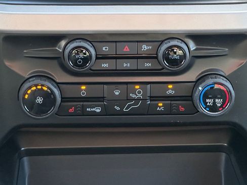 New 2026 Ford F350 XLT w/ XLT Premium Package AWD/4WD image 16