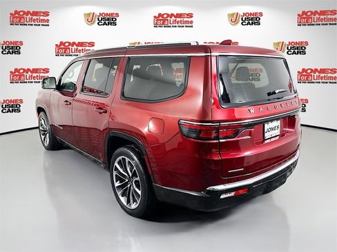 Used 2022 Jeep Wagoneer Series III w/ Premium Group I image 2