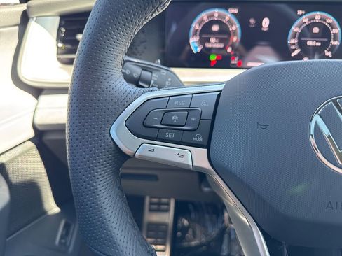 New 2026 Volkswagen Tiguan SE R-Line image 33