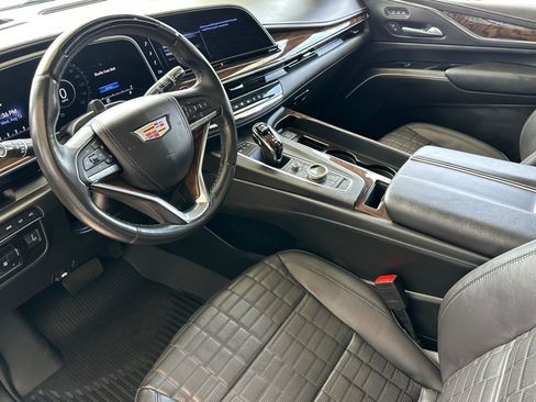 Used 2024 Cadillac Escalade ESV Sport Platinum w/ LPO, ONYX Package AWD/4WD image 4