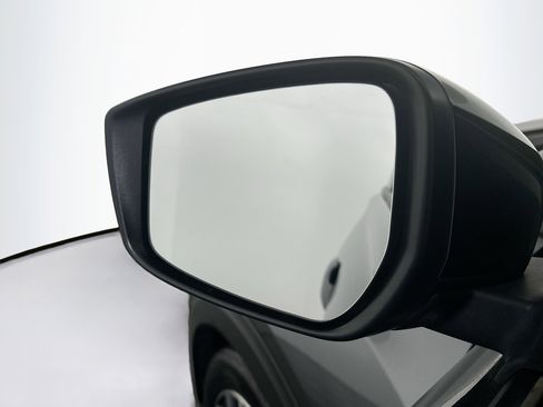 Used 2024 Nissan Kicks SR image 16