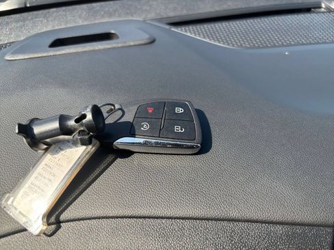 Used 2025 Chevrolet Equinox LT FWD image 21