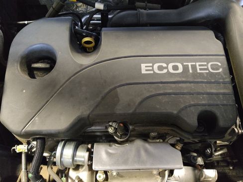 Used 2022 Chevrolet Equinox LS image 30