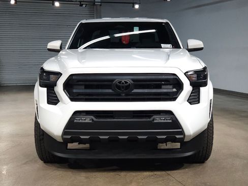 New 2026 Toyota Tacoma SR5 image 2