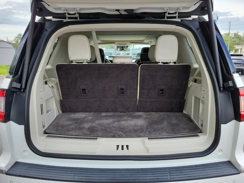 Used 2021 Lincoln Navigator Black Label w/ Cargo Convenience Package AWD/4WD image 24