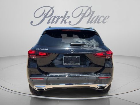 Used 2025 Mercedes-Benz GLA 250 image 4