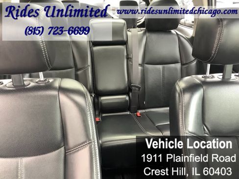 Used 2017 Nissan Pathfinder Platinum w/ Family Entertainment Package AWD/4WD image 18