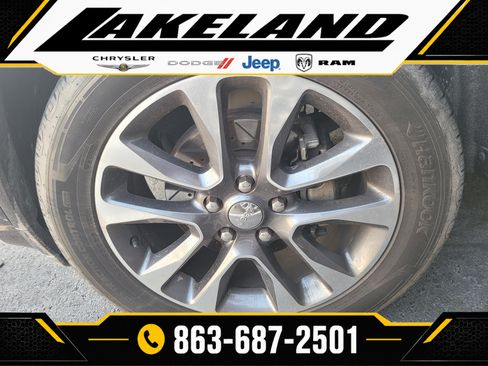 Used 2017 Jeep Grand Cherokee Overland RWD image 8