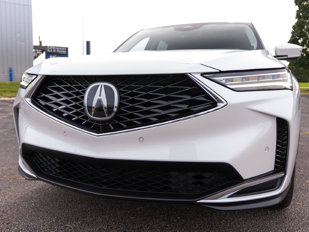 Certified 2025 Acura MDX w/ Technology Package AWD/4WD image 15