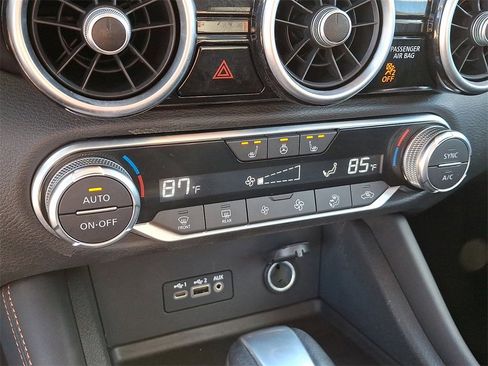 Used 2022 Nissan Sentra SR w/ SR Premium Package image 19