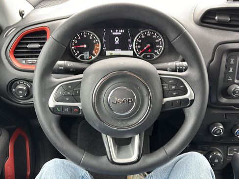 Used 2019 Jeep Renegade Sport image 11