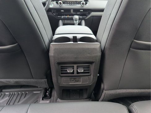 New 2026 GMC Canyon Elevation w/ Convenience Package image 30