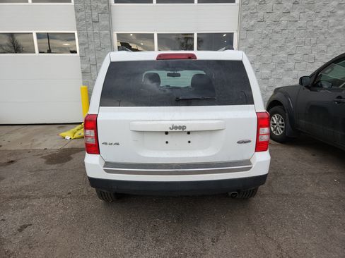 Used 2016 Jeep Patriot High Altitude image 3