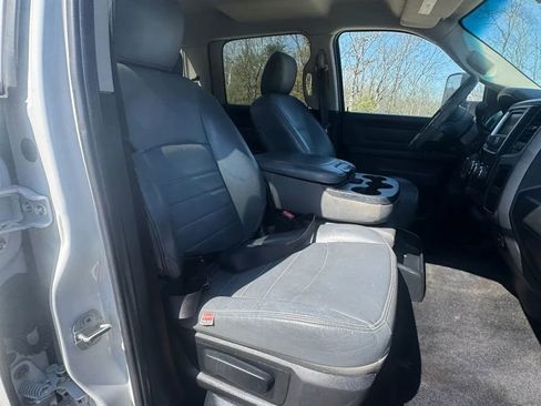 Used 2018 RAM 2500 Tradesman w/ Chrome Appearance Group image 24