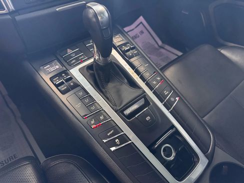 Used 2016 Porsche Macan S image 33