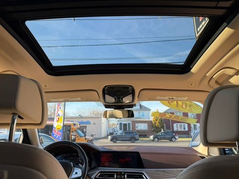 Used 2019 BMW X7 xDrive50i w/ Premium Package image 29