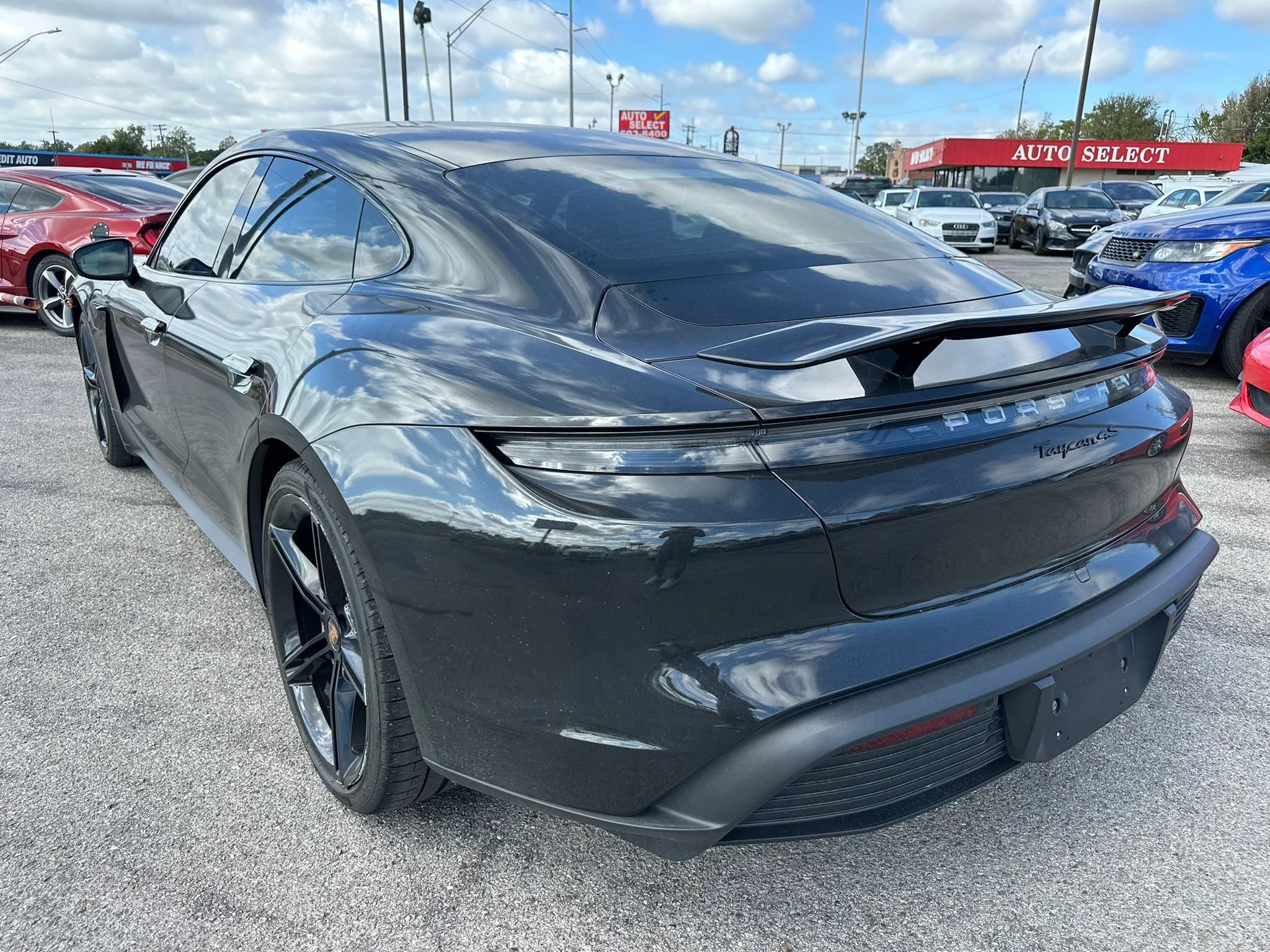 Used 2022 Porsche Taycan 4S AWD/4WD image 35