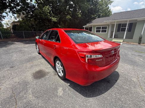 Used 2014 Toyota Camry SE FWD image 6