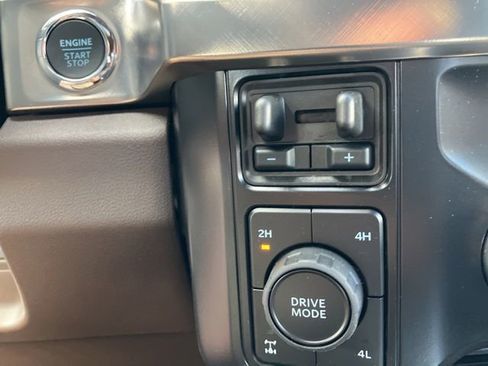 New 2025 Ford F250 King Ranch w/ Chrome Package image 30