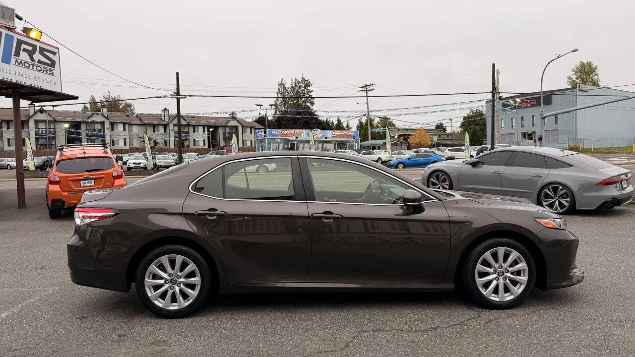 Used 2018 Toyota Camry LE w/ Moonroof Package FWD image 6