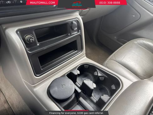 Used 2005 Chevrolet Tahoe Z71 w/ Preferred Equipment Group AWD/4WD image 13